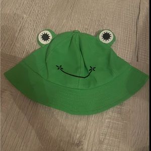 Frog Bucket Hat From Hot Topic Never Worn